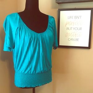 Julie’s Closet women’s size medium short sleeve